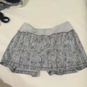Lululemon skirt !!!